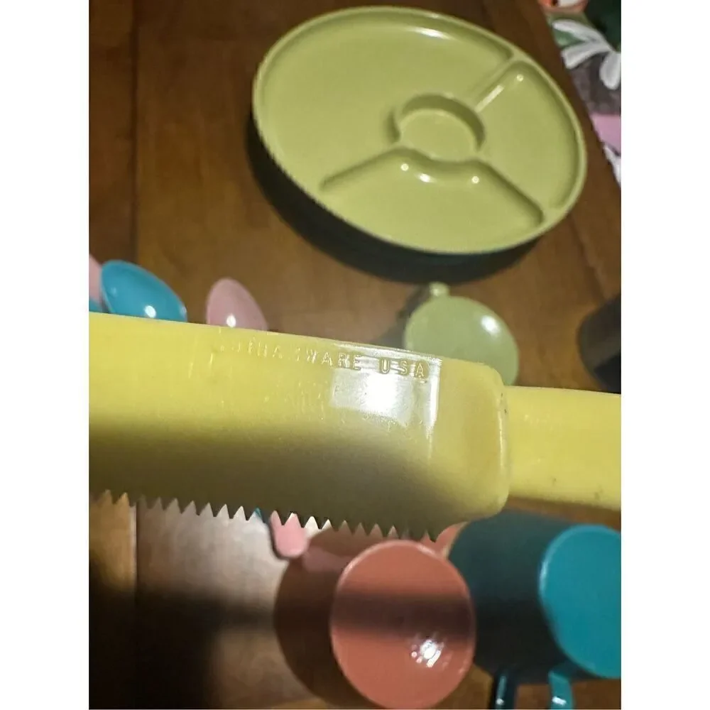 Vintage Gothamware Plastic Plates, Cups Picnic Camping Set 12 Pieces Multi Color